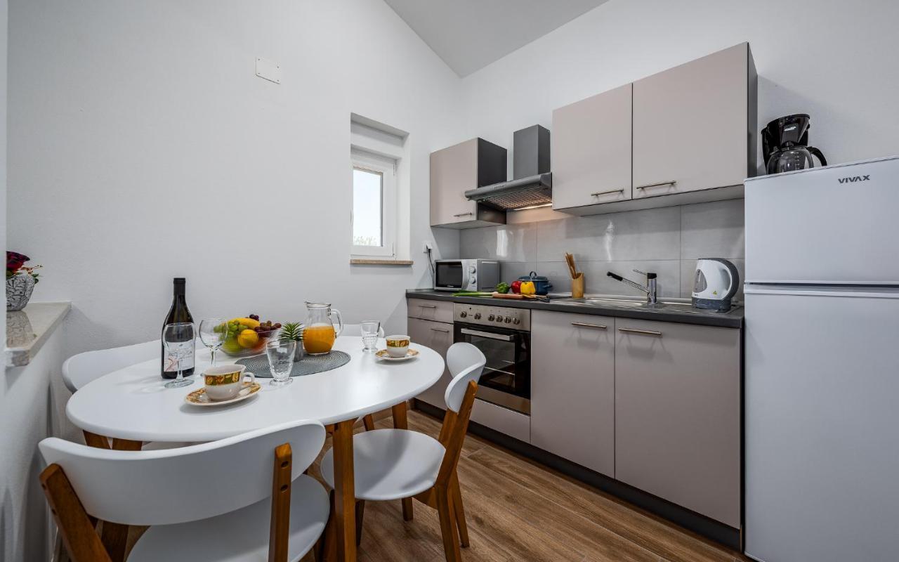 Apartments Nelle Pula Ngoại thất bức ảnh