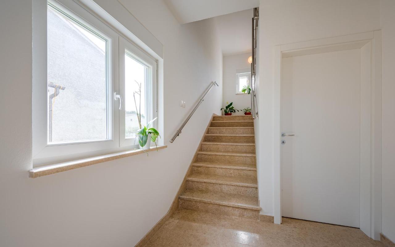 Apartments Nelle Pula Ngoại thất bức ảnh