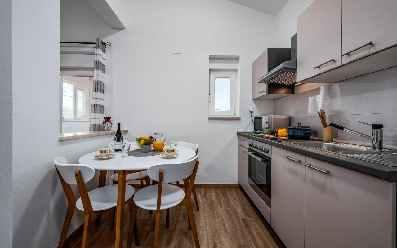 Apartments Nelle Pula Ngoại thất bức ảnh