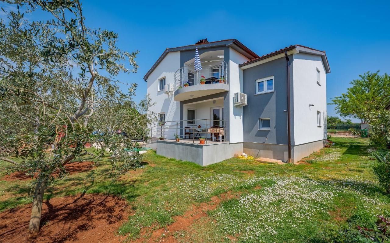 Apartments Nelle Pula Ngoại thất bức ảnh
