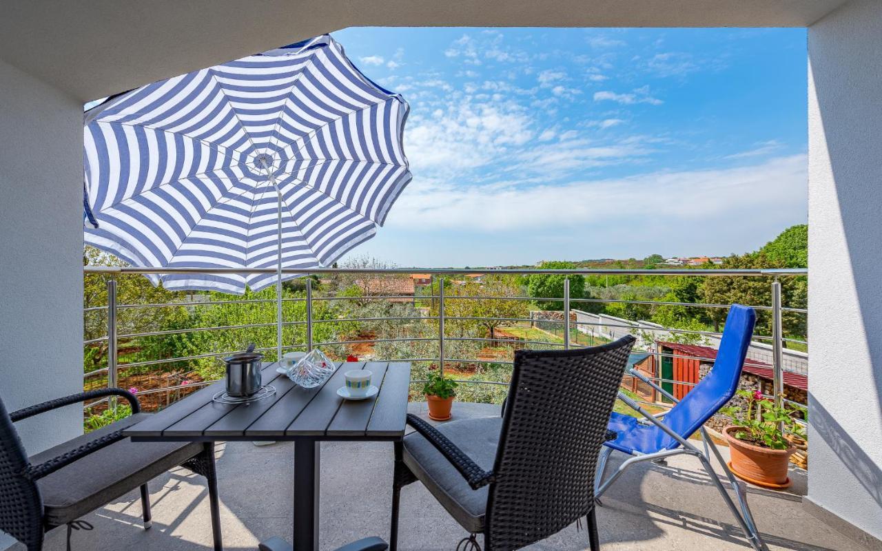 Apartments Nelle Pula Ngoại thất bức ảnh