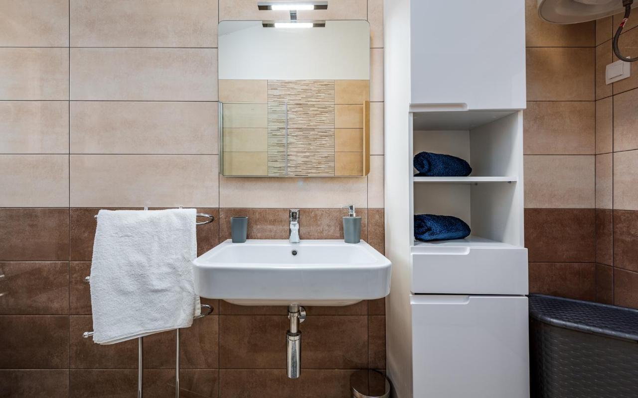 Apartments Nelle Pula Ngoại thất bức ảnh