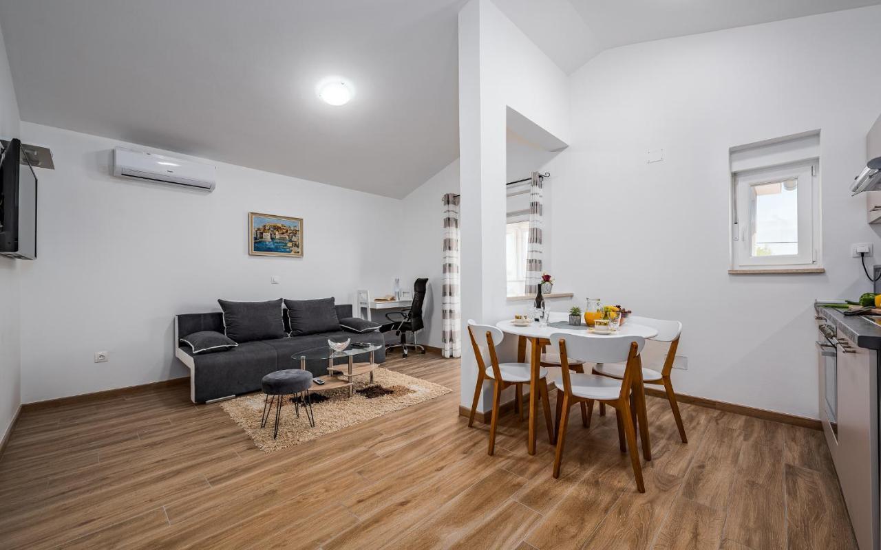 Apartments Nelle Pula Ngoại thất bức ảnh