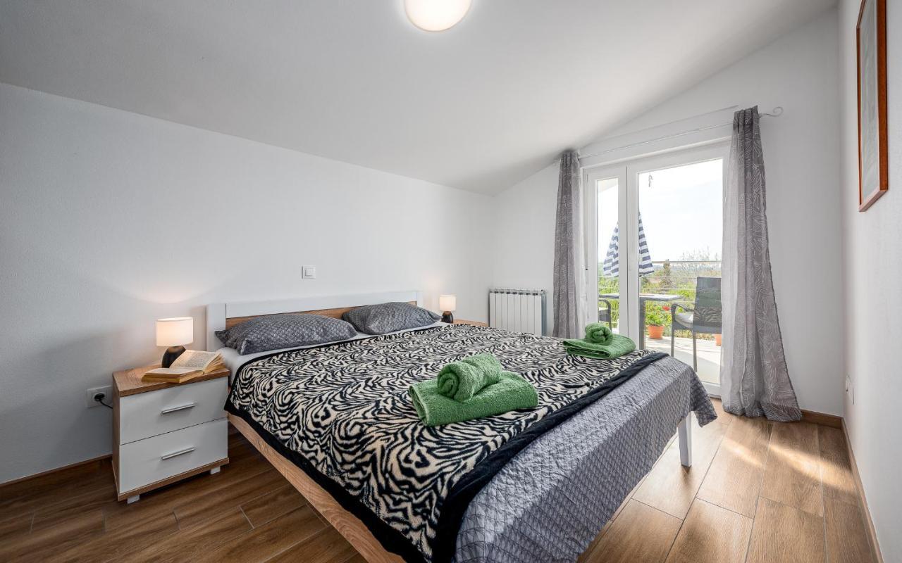 Apartments Nelle Pula Ngoại thất bức ảnh
